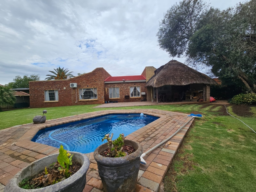 4 Bedroom Property for Sale in Riebeeckstad Free State